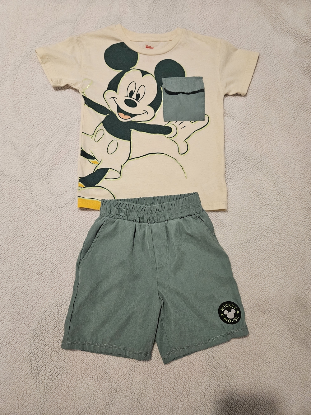 Disney Mickey Mouse Boys 2-Piece Shirt & Shorts Set Size 5T